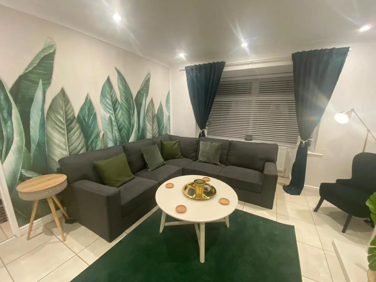 Charming 3-Bed House Near Central Manchester Villa 0*,  United Kingdom